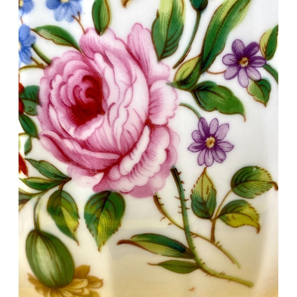 SOLD*** Royal Worcester vase England Bone China Floral, 5 3/4” High - Picture 14 of 16